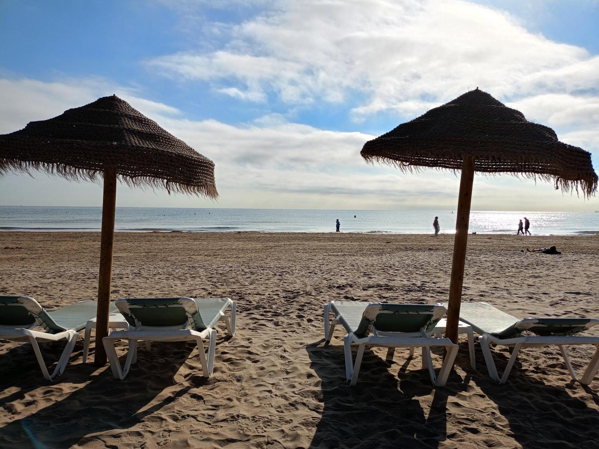 Apartamento Dos Habitaciones Primera Linea De Playa Valencia Eksteriør bilde
